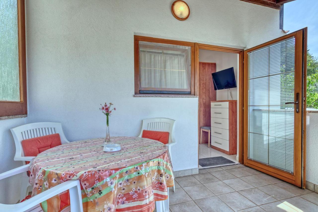 Apartmets Slavica 1644 Banjole Exterior foto